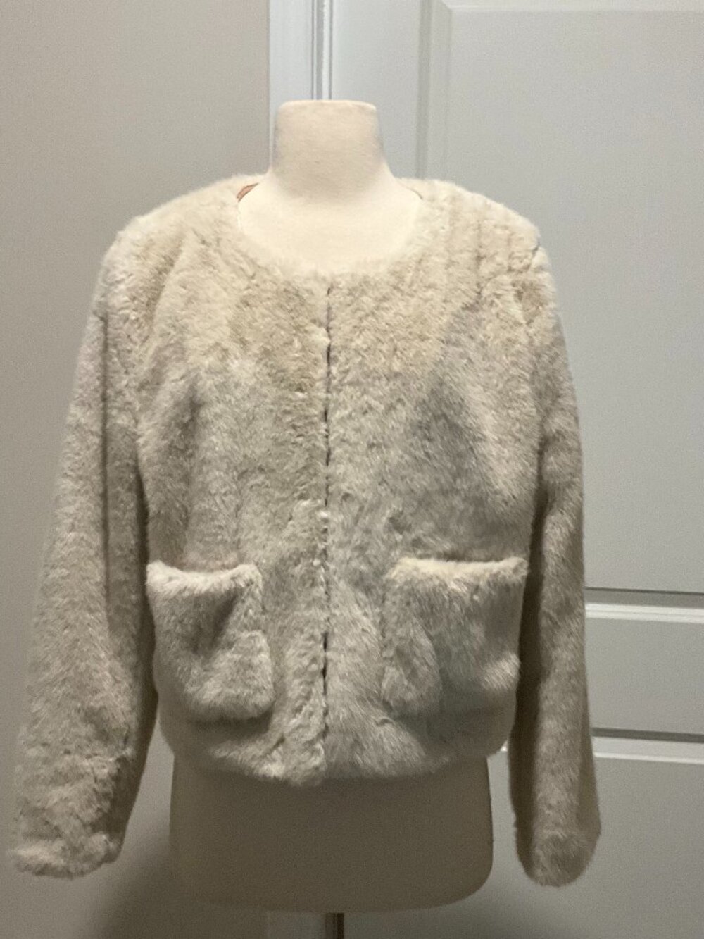 J.Crew FAUX-FUR lady jacket SIZE: L. color: natural. ITEM # Cp691.